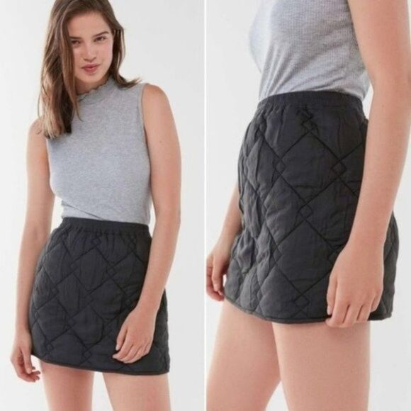 Urban Outfitters quilted mini skirt black size small - Picture 3 of 10